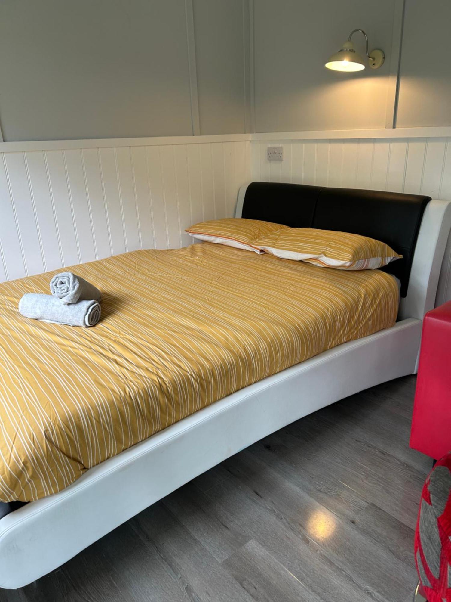 1Lochness Glam Lodges Inverness Ngoại thất bức ảnh