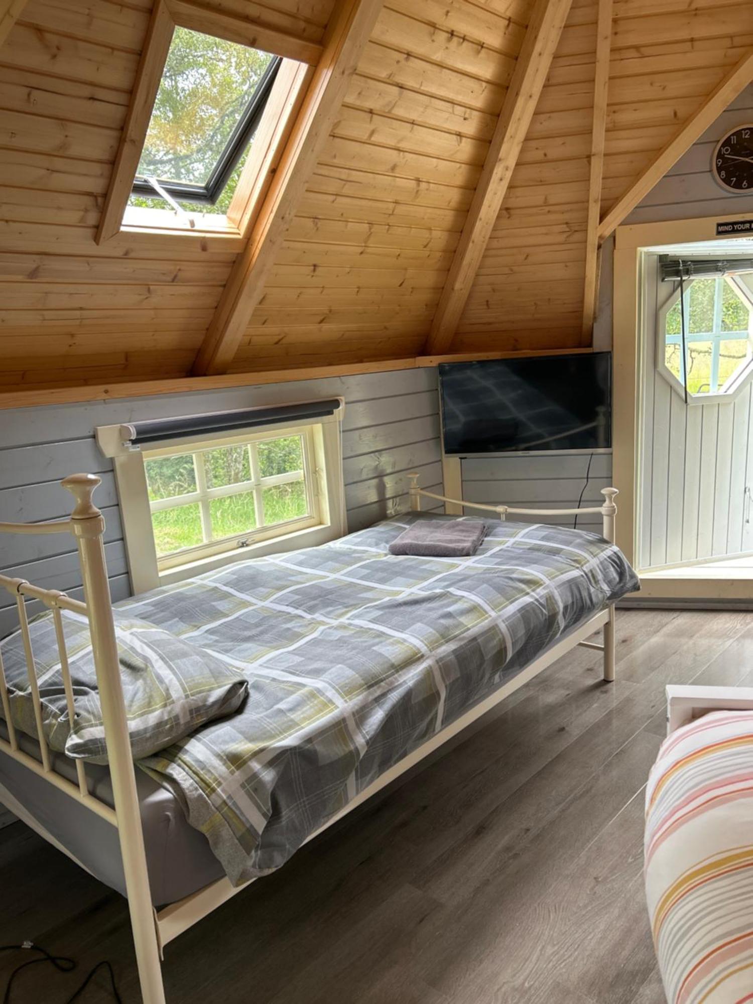 1Lochness Glam Lodges Inverness Ngoại thất bức ảnh