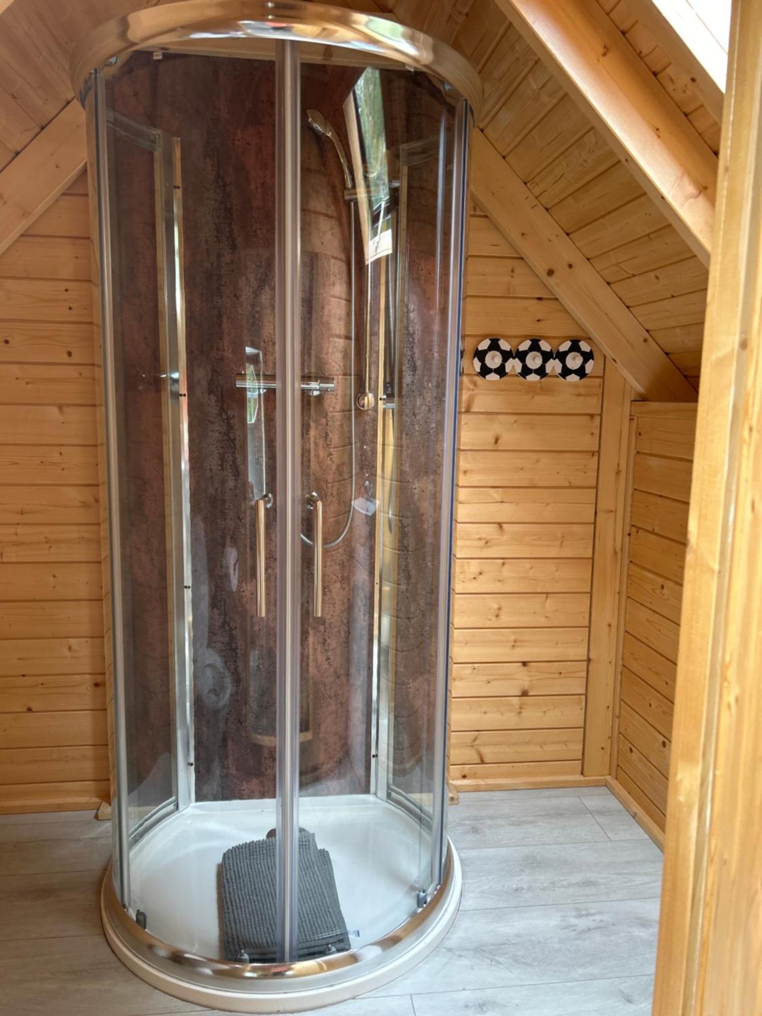 1Lochness Glam Lodges Inverness Ngoại thất bức ảnh